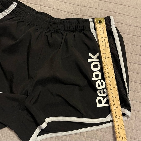 Reebok Women's Active Running Shorts Black, built-In briefs Size Medium - Picture 5 of 10